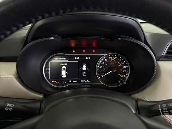 NISSAN-VERSA-2021