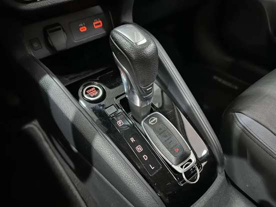 NISSAN-VERSA-2024