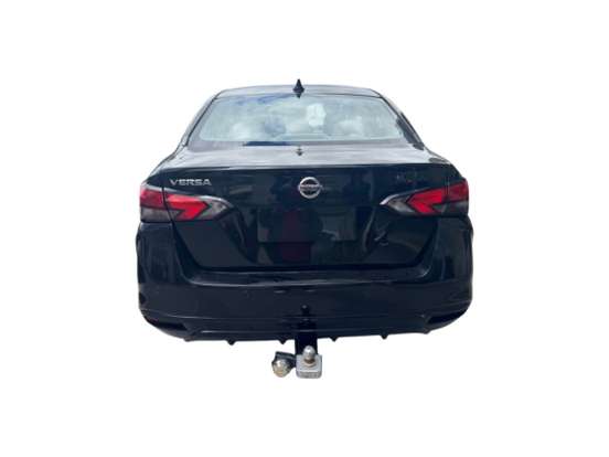 NISSAN-VERSA-2021