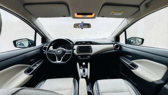 NISSAN-VERSA-2021