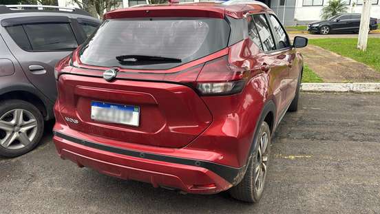 NISSAN-KICKS-2023