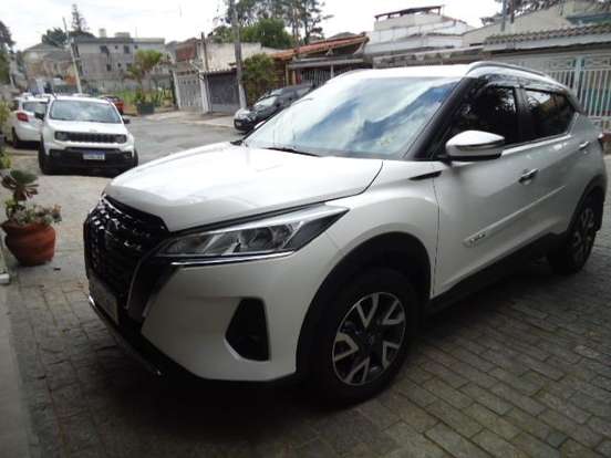 NISSAN-KICKS-2023