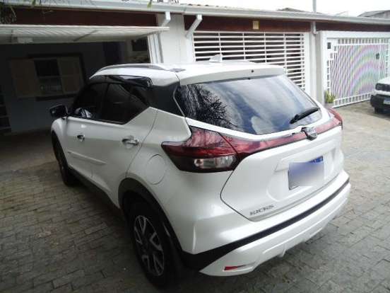 NISSAN-KICKS-2023