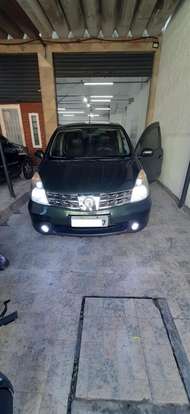 NISSAN-LIVINA-2009