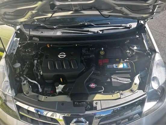 NISSAN-LIVINA-2011