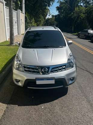 NISSAN-LIVINA-2011