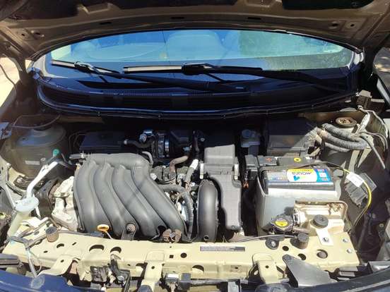 NISSAN-VERSA-2020