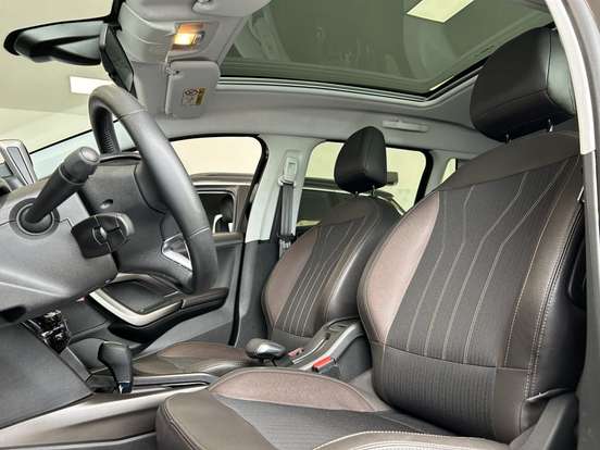 PEUGEOT-2008-2022