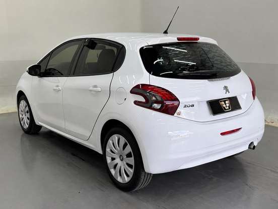 PEUGEOT-208-2018