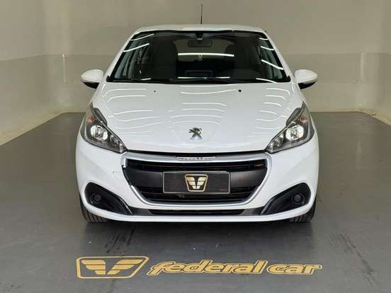 PEUGEOT-208-2018