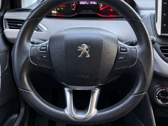 PEUGEOT-208-2018