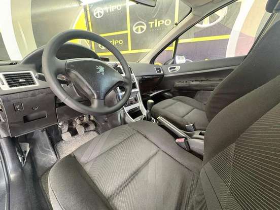 PEUGEOT-307-2010