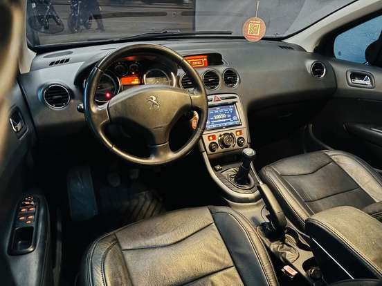 PEUGEOT-408-2012