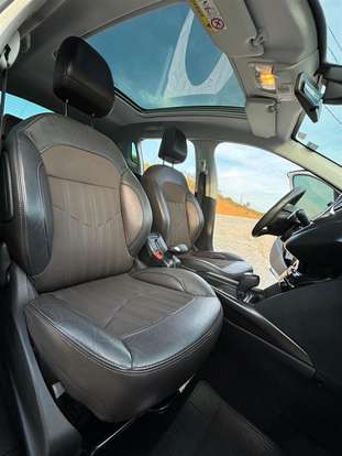PEUGEOT-2008-1.6 16V FLEX GRIFFE 4P AUTOMÁTICO PEUGEOT-2008-2016