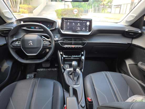 PEUGEOT-208-2023