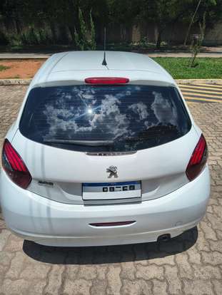PEUGEOT-208-2019