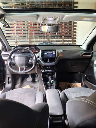 PEUGEOT-208-2015
