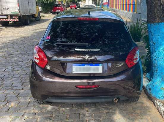 PEUGEOT-208-2015