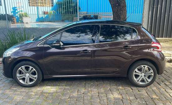 PEUGEOT-208-2015