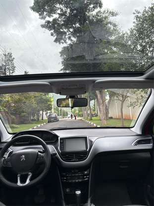 PEUGEOT-208-2013