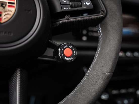 PORSCHE-911-2025