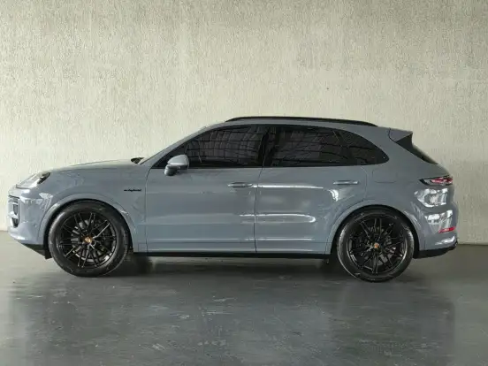 PORSCHE-CAYENNE-2025