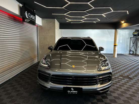 PORSCHE-CAYENNE-2021