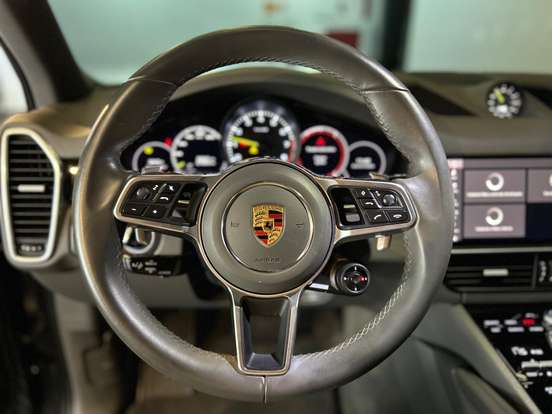 PORSCHE-CAYENNE-2021