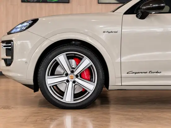 PORSCHE-CAYENNE-2024