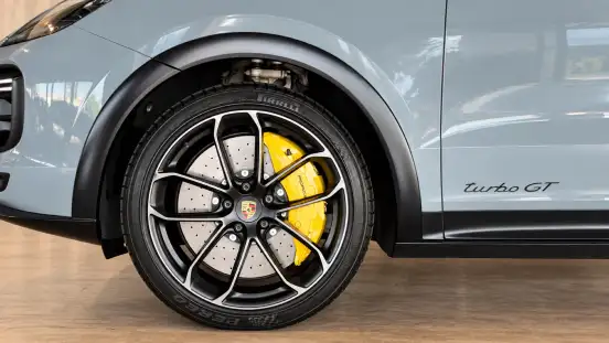PORSCHE-CAYENNE-2022