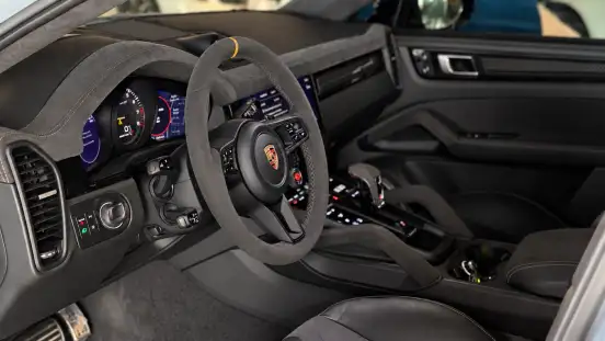PORSCHE-CAYENNE-2022