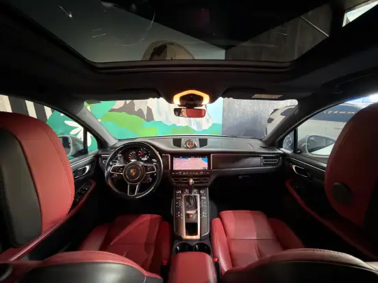 PORSCHE-MACAN-2020