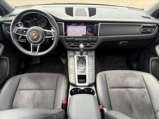 PORSCHE-MACAN-2020