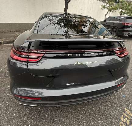 PORSCHE-PANAMERA-2017