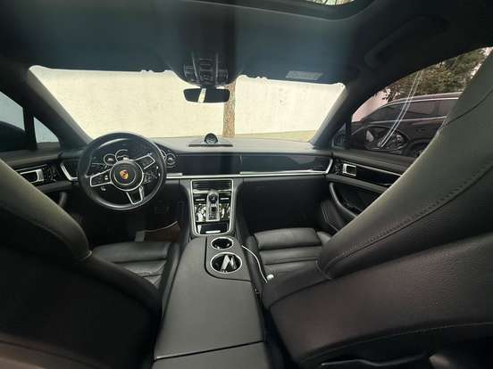 PORSCHE-PANAMERA-2017