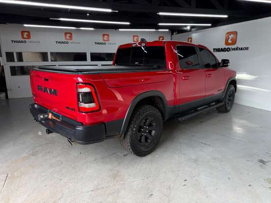 RAM-1500-5.7 V8 GASOLINA REBEL CD 4X4 AUTOMÁTICO RAM-1500-2021