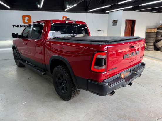 RAM-1500-5.7 V8 GASOLINA REBEL CD 4X4 AUTOMÁTICO RAM-1500-2021