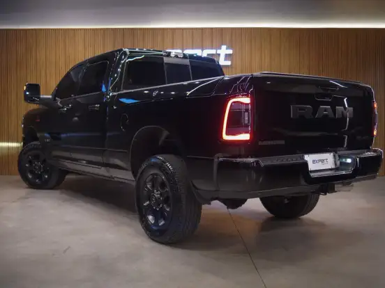 RAM-2500-6.7 I6 TURBO DIESEL LARAMIE CD 4X4 AUTOMÁTICO RAM-2500-2023