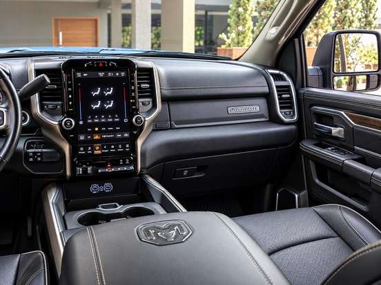 RAM-2500-6.7 I6 TURBO DIESEL LARAMIE CD 4X4 AUTOMÁTICO RAM-2500-2023