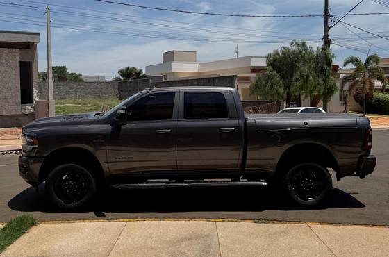 RAM 2500 6.7 I6 TURBO DIESEL LARAMIE NIGHT EDITION CD 4X4 AUTOMÁTICO