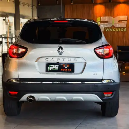 RENAULT-CAPTUR-2021