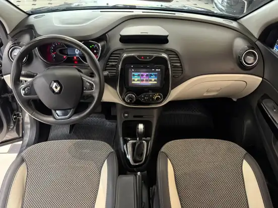 RENAULT-CAPTUR-2018