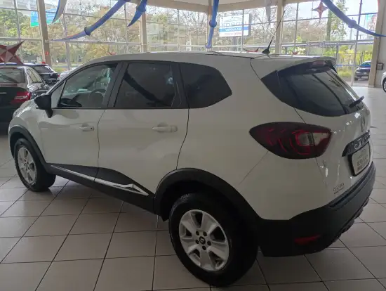 RENAULT-CAPTUR-2018