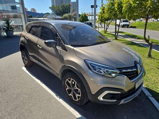 RENAULT-CAPTUR-2023