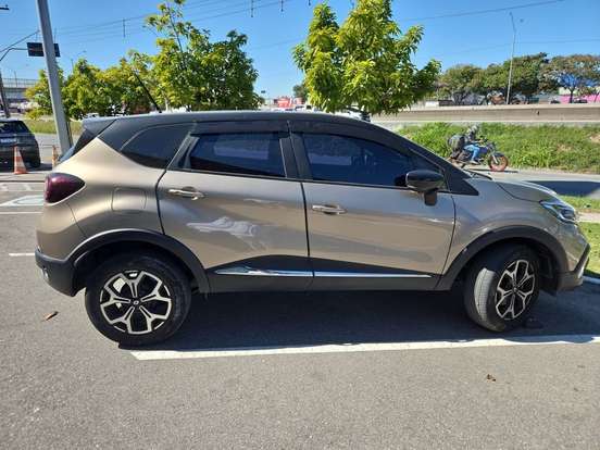 RENAULT-CAPTUR-2023