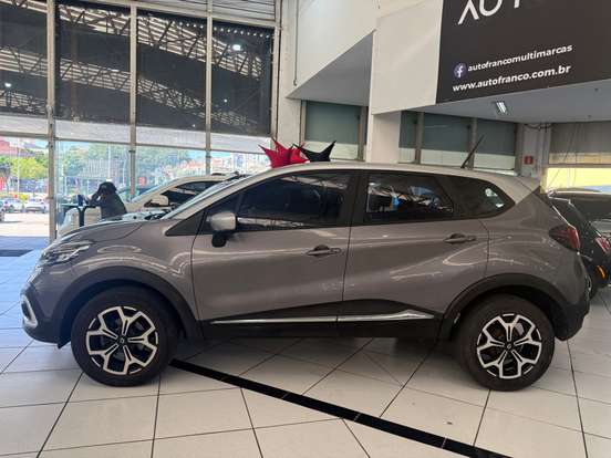 RENAULT-CAPTUR-2023