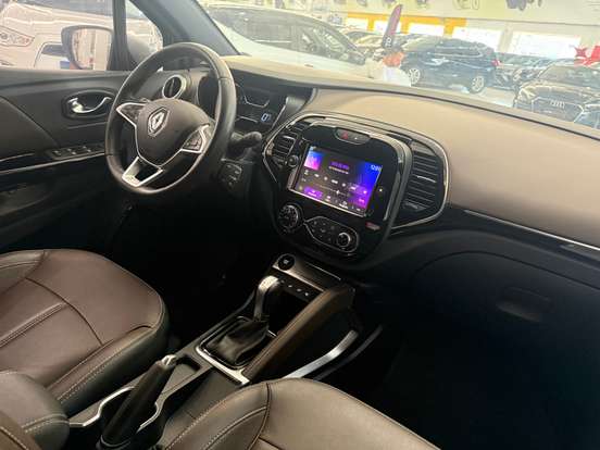 RENAULT-CAPTUR-2023