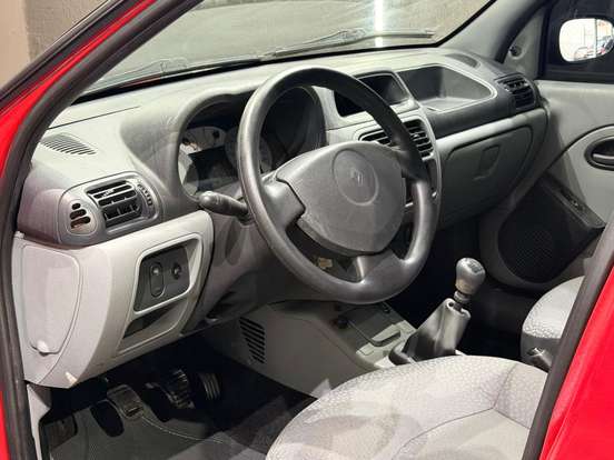RENAULT-CLIO-2011
