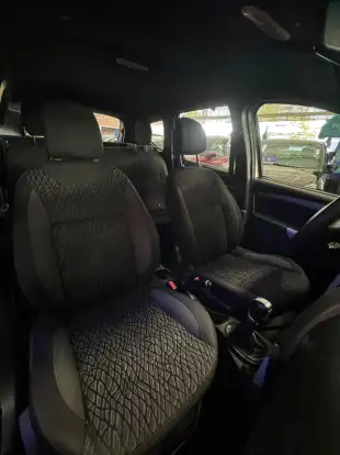 RENAULT-DUSTER-2019