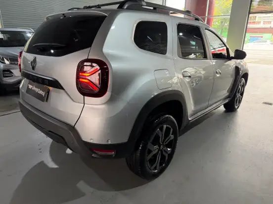 RENAULT-DUSTER-2023